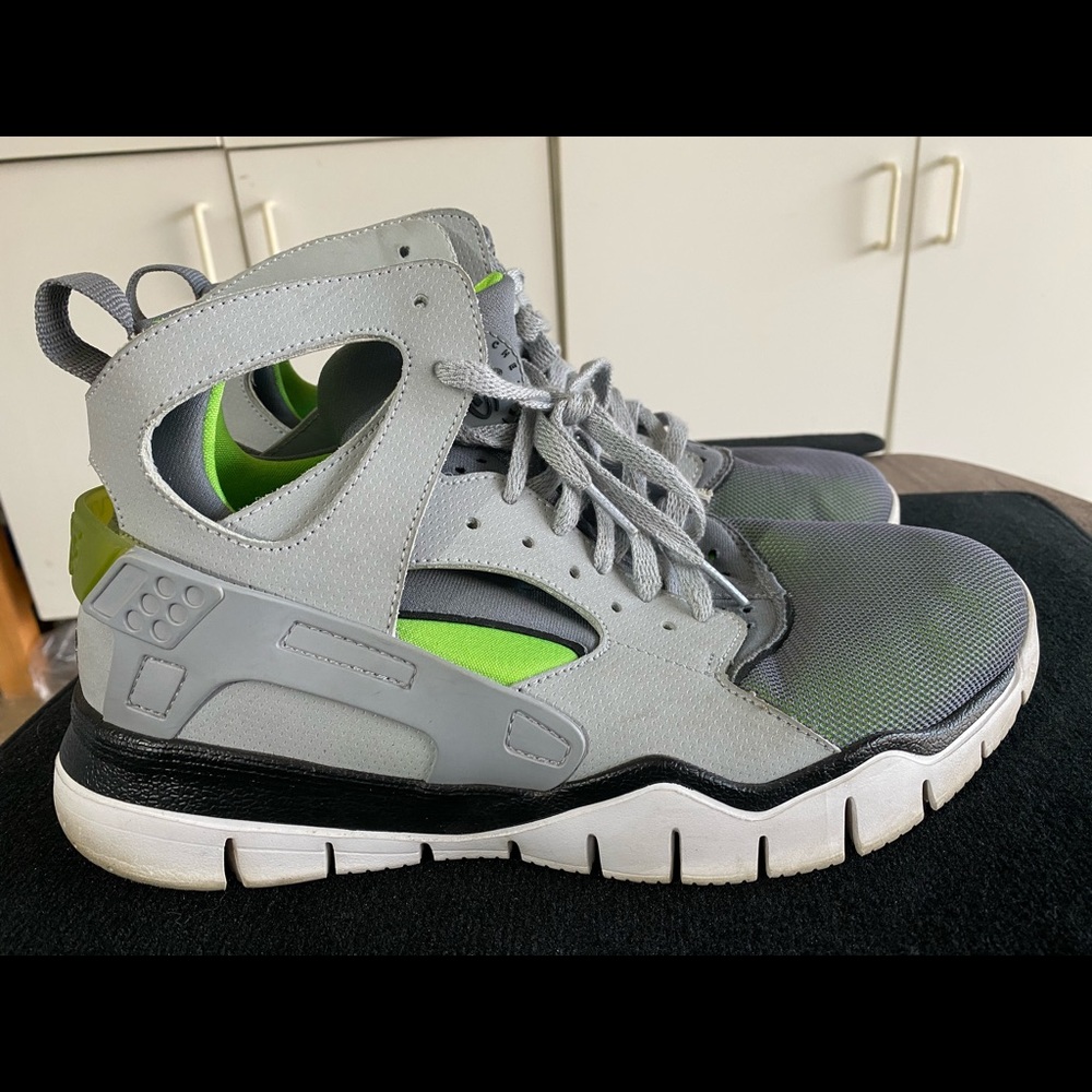 Nike Mid Huarache